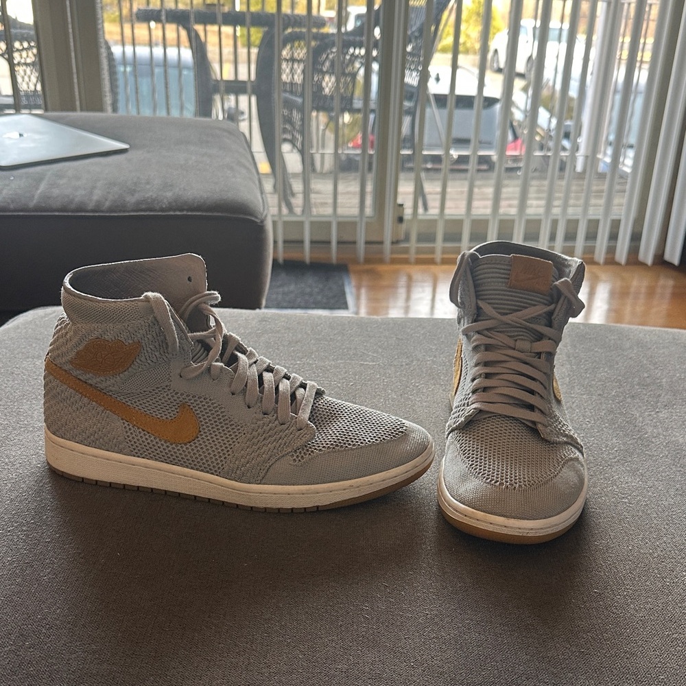 Air Jordan 1 Retro OG Flyknit High Wolf Grey